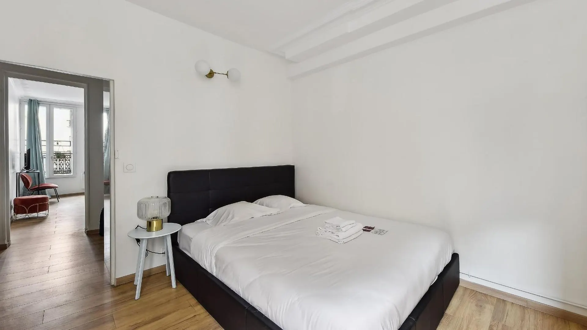 Apartment Ferienwohnung Montmartre 2Br Cozy Paris